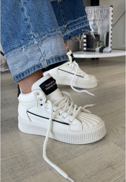 Estim Beyaz Cilt Siyah Detaylı Bağcıklı Spor Ayakkabı