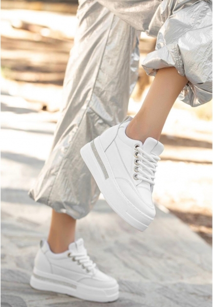 Lulu Beyaz Cilt Bağcıklı Spor Ayakkabı