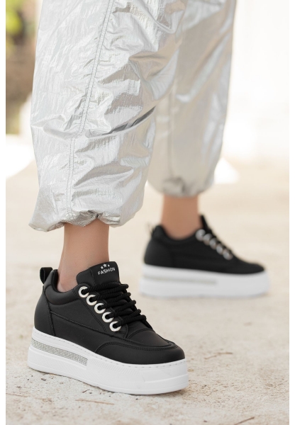 Lulu Siyah Cilt Beyaz Tabanlı Bağcıklı Spor Ayakkabı