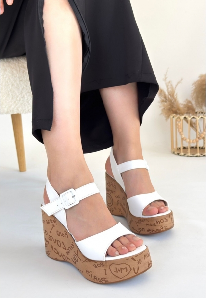 Riboy Beyaz Cilt Dolgu Topuk Sandalet